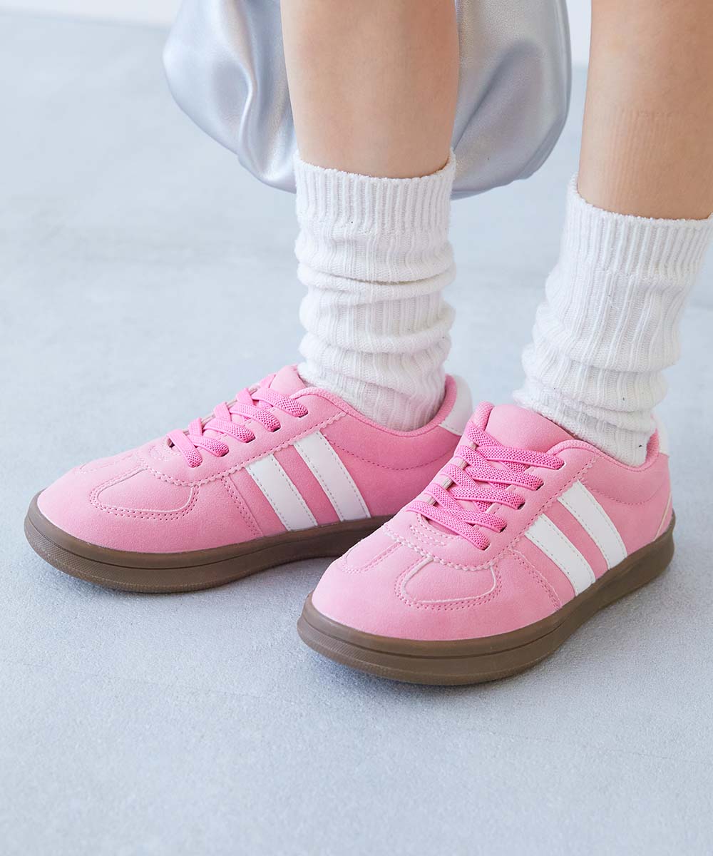最大16%OFF】フォーマル使いもできる ラインスニーカー | 子供服の通販