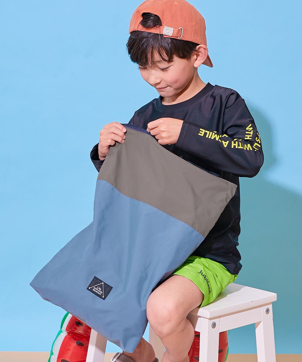 SPECIAL SALE 31%OFF】コンパクトになる バイカラー 防水ポーチ | 子供